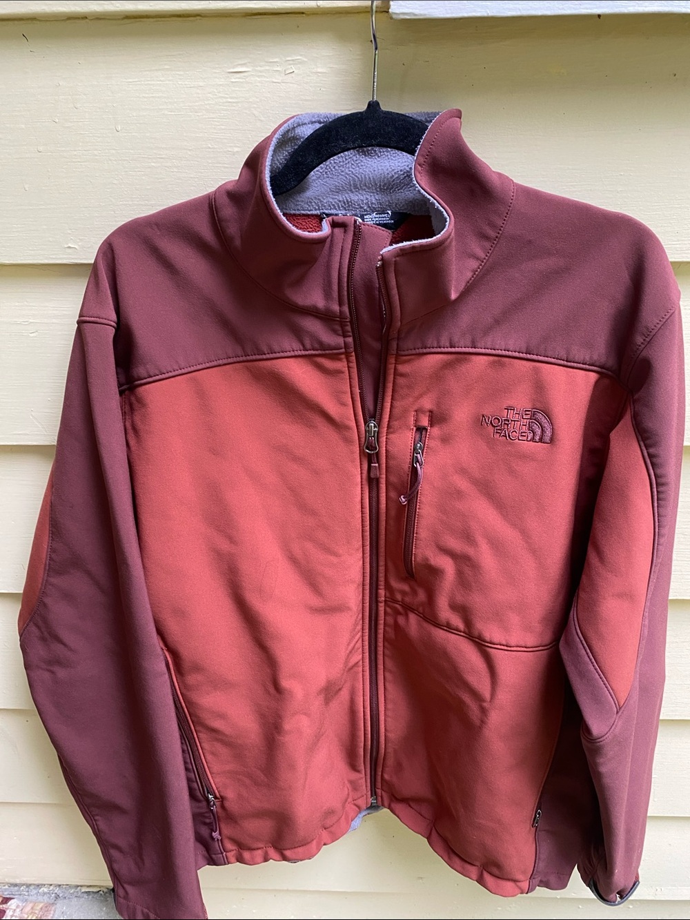 The North Face Men's Two-Tone Rust and Brown Lightweight Jacket